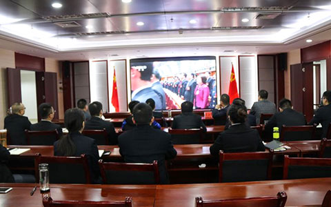 集中觀看黨的十九大開(kāi)幕式