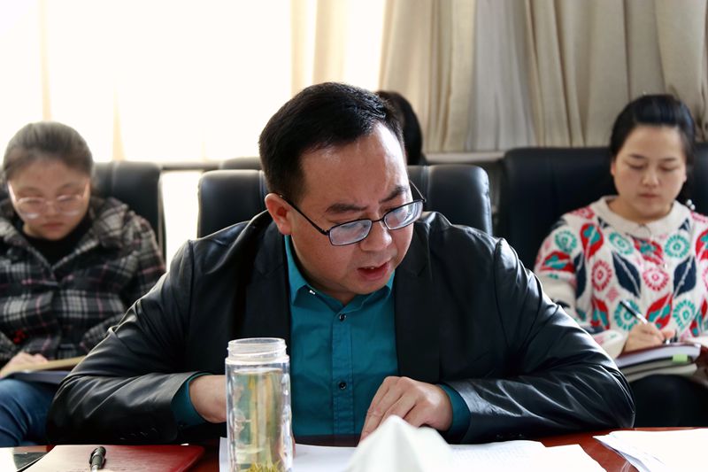 黨委書記、董事長(zhǎng)胡會(huì)清領(lǐng)學(xué)習(xí)總書記在國家勛章和國家榮譽(yù)稱號(hào)頒授儀式上的講話及稱號(hào)獲得者事跡材料