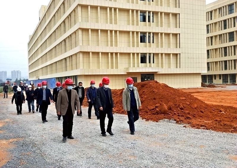 州領(lǐng)導(dǎo)分別調(diào)研州高新區(qū)標(biāo)準(zhǔn)廠房項(xiàng)目復(fù)工情況